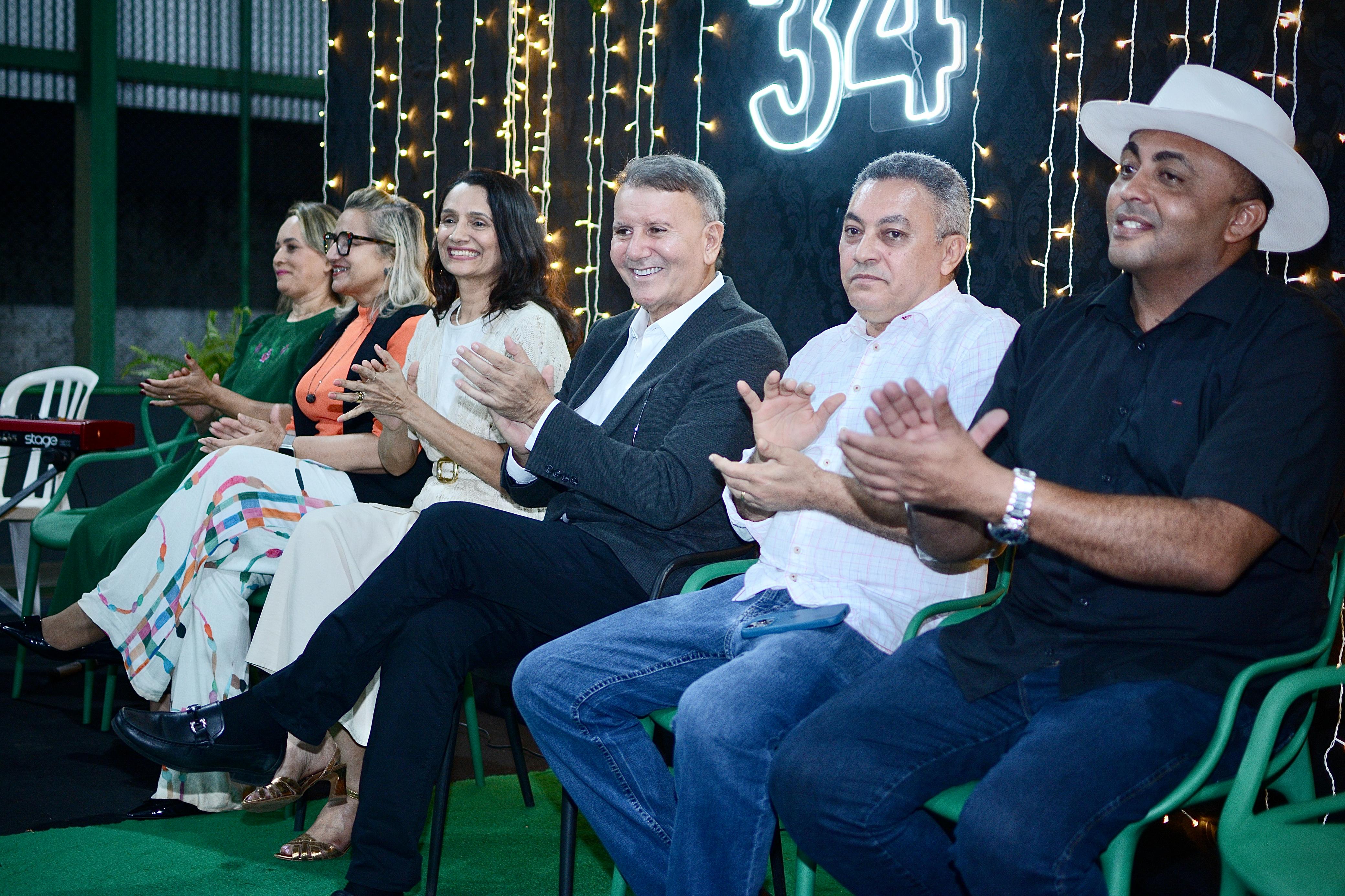 Prefeito participa de evento em escola de Taquaruçu