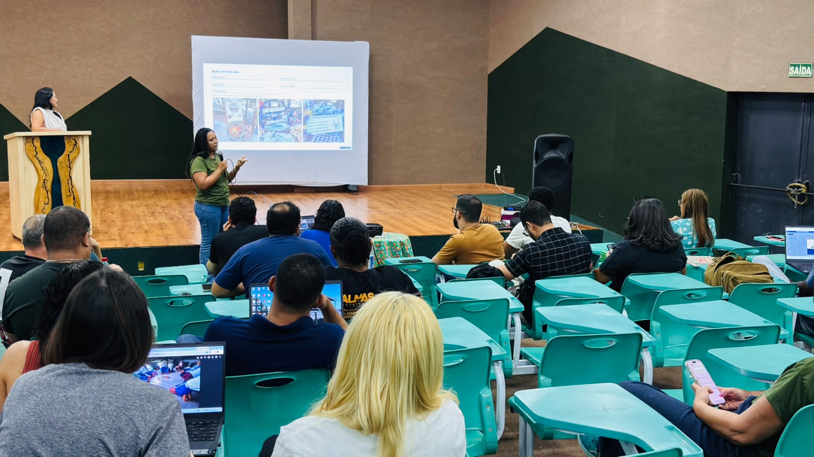 Professores da ETI Professor Fidêncio Bogo socializam projetos desenvolvidos em sala de aula