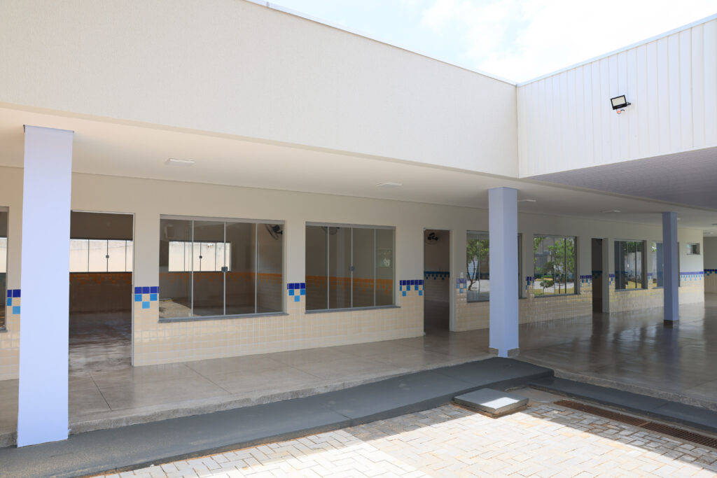 A ampliação do Cmei Carrossel com a construção de quatro salas de aula, duas salas multiuso, sanitários e lavanderia, faz parte do projeto de reforma de 19 unidades escolares
