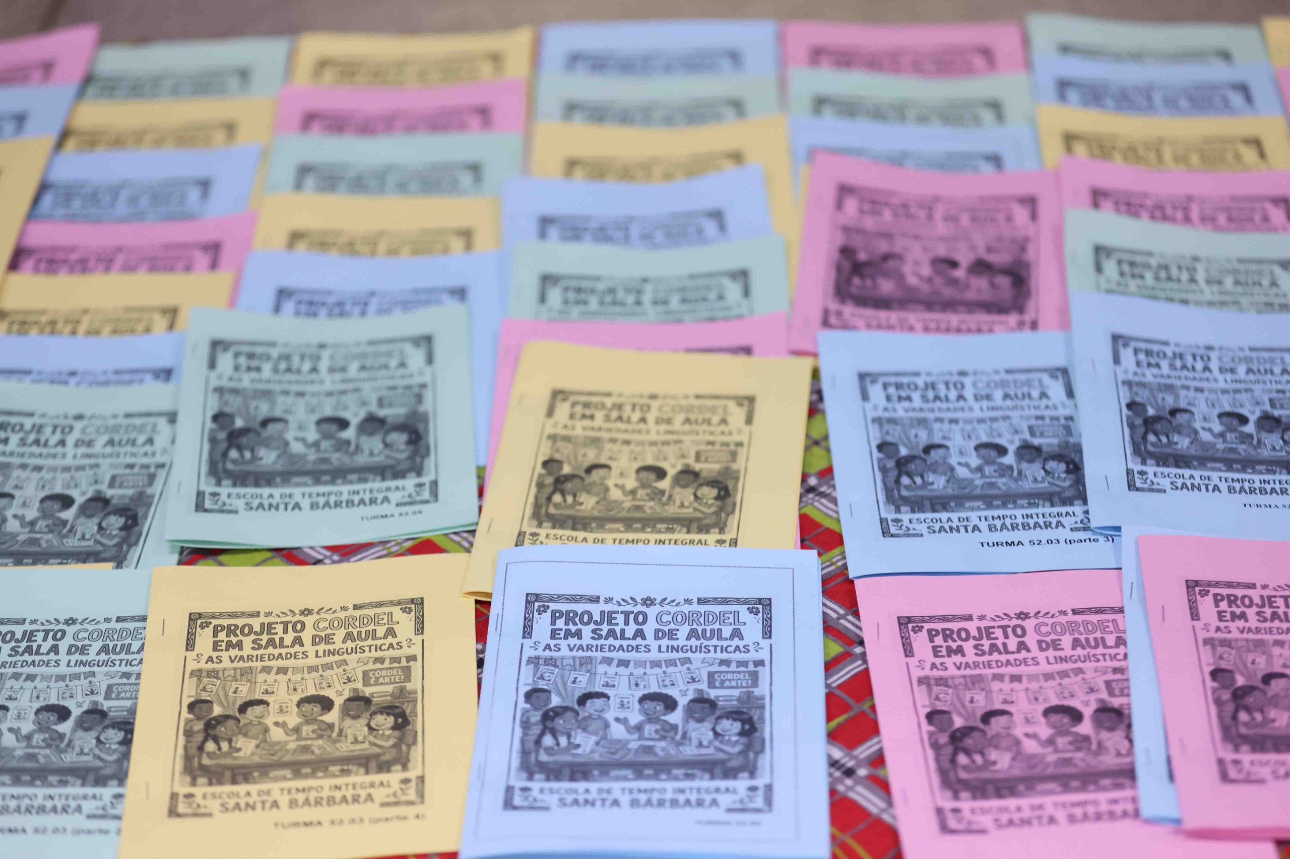 Para desenvolver as obras, os estudantes abordaram temas sociais e cotidianos -  Foto: Edu Fortes