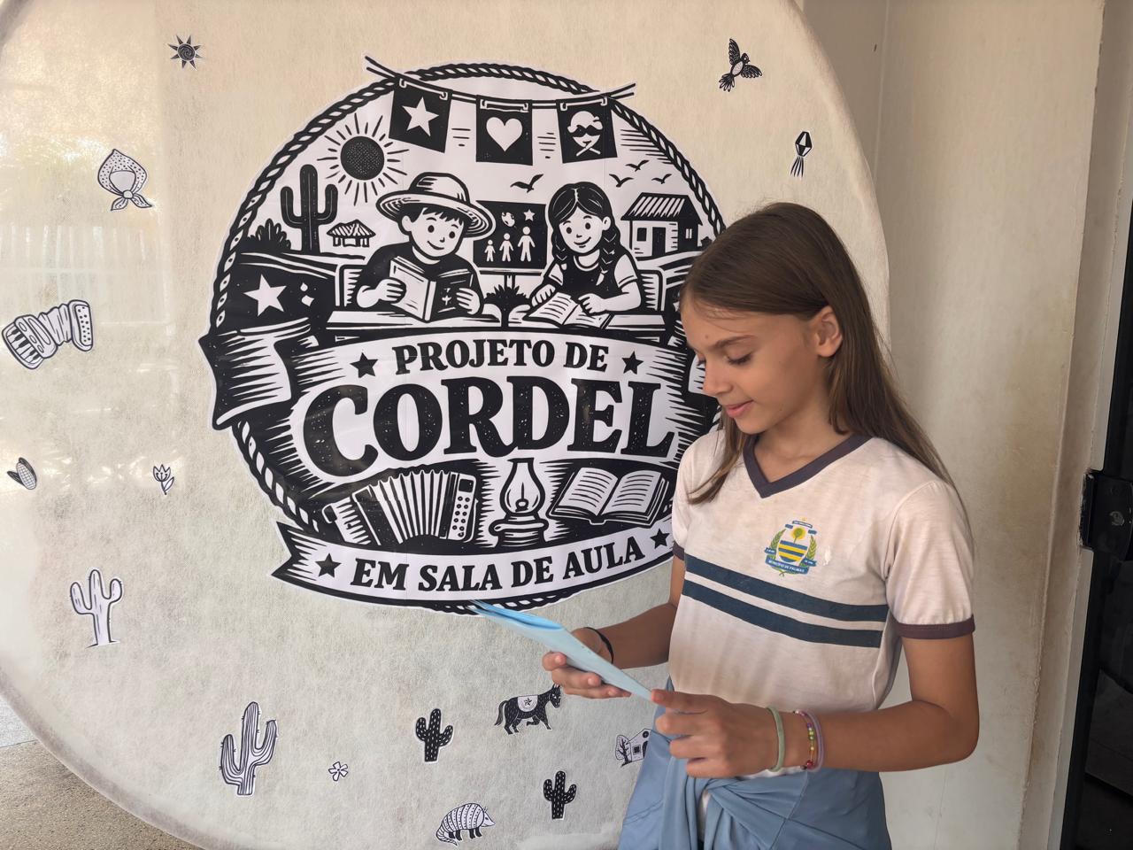 Isabelle destacou que a participação no projeto ajudou a desenvolver ainda mais a escrita - Foto: Edu Fortes