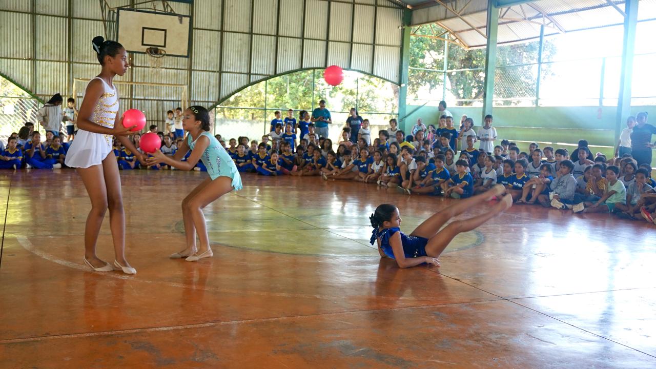 Apresentação da equipe de  ginástica rítmica -  Foto: Pedro Barbosa