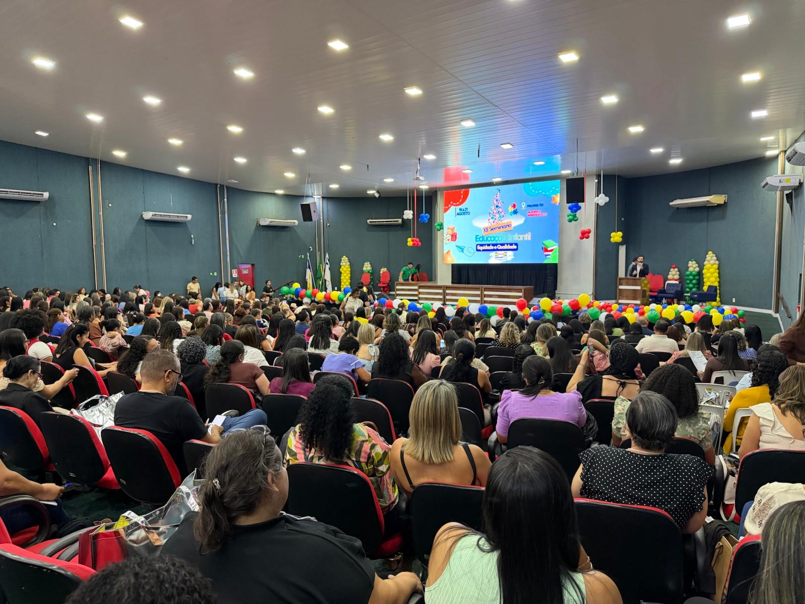 Com o tema "Equidade e Qualidade", o encontro segue até sexta-feira, 21, e reúne profissionais que atuam na primeira etapa da educação básica - Foto: João Antonio Morais
