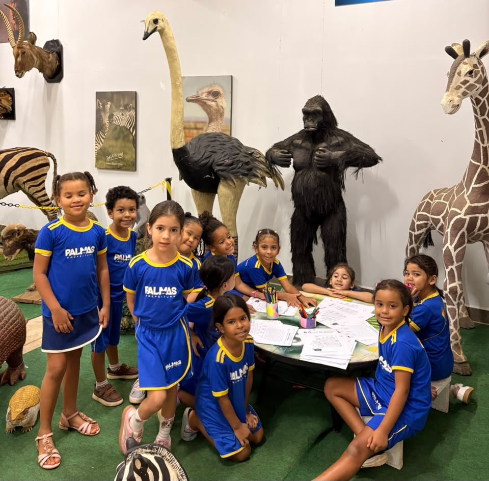 Durante o passeio, as crianças conheceram aves, mamíferos e outras espécies do Cerrado, de diferentes regiões do Brasil e do mundo