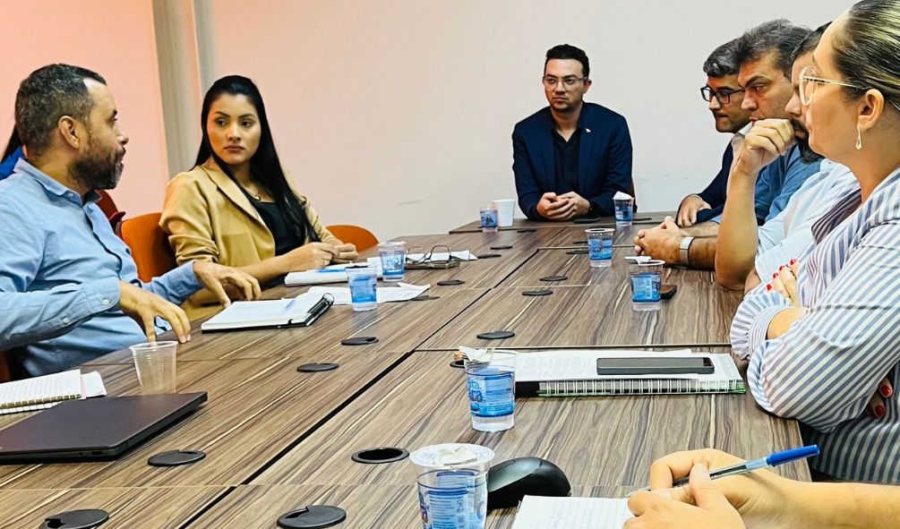 Membros da comissão se reuniram para discutir adequações da documentação referente ao Programa