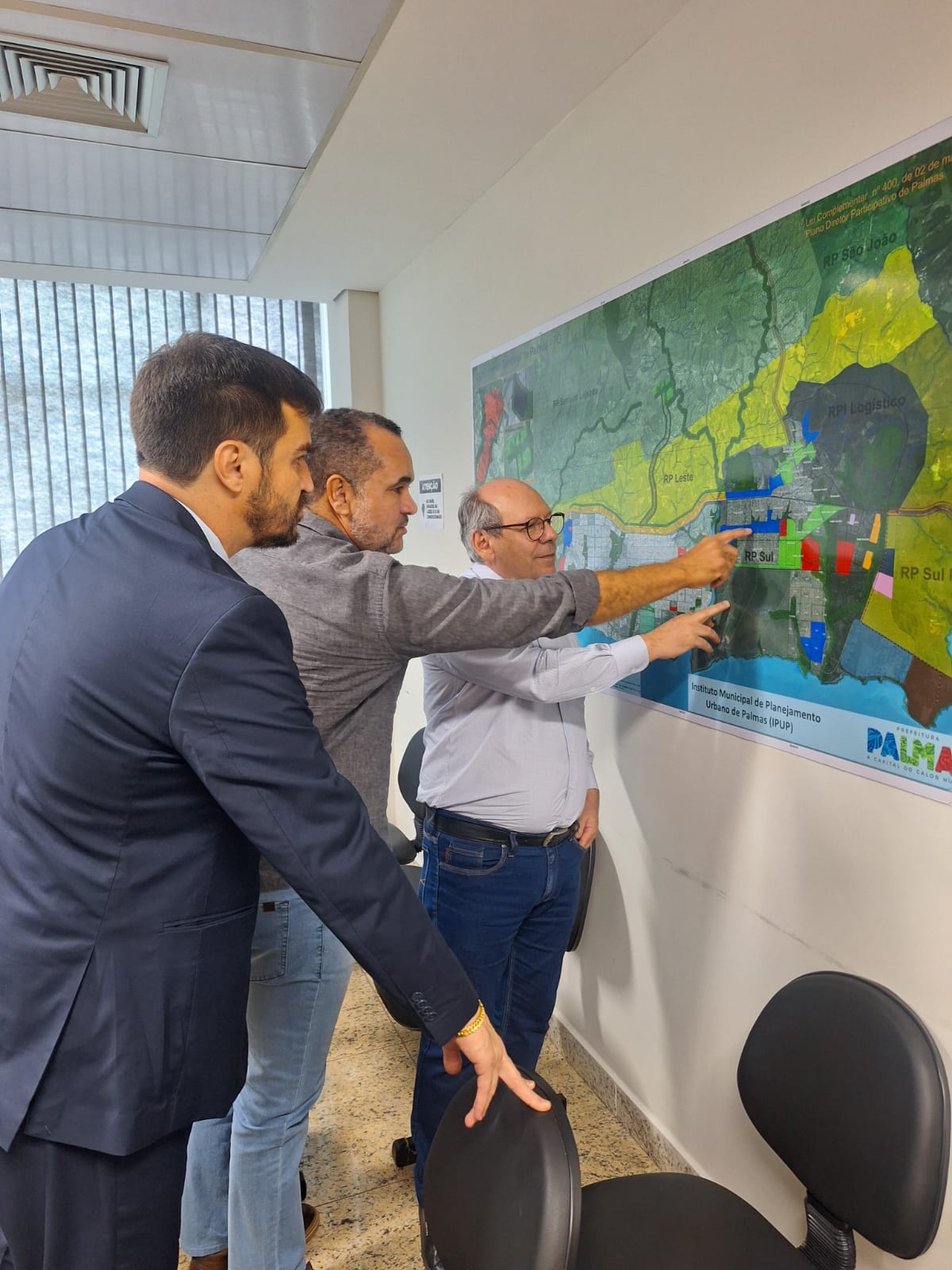 Sistema de Informação Geográfica consiste em uma tecnologia que mapeia e organiza dados da cidade
