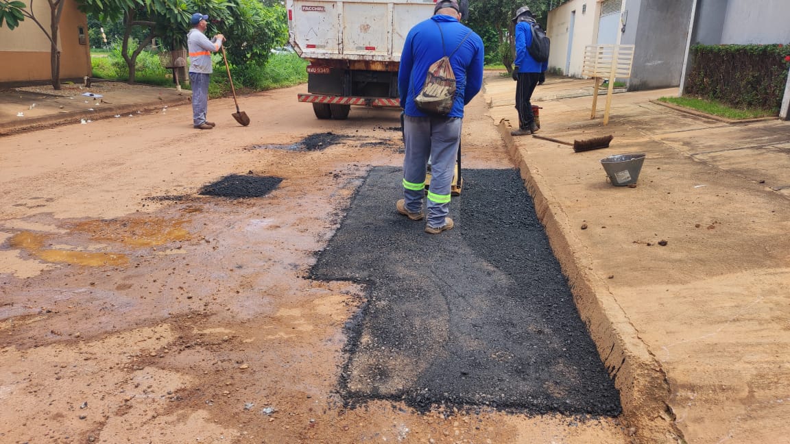 Manutenção na alameda 06 da Quadra 1204 Sul