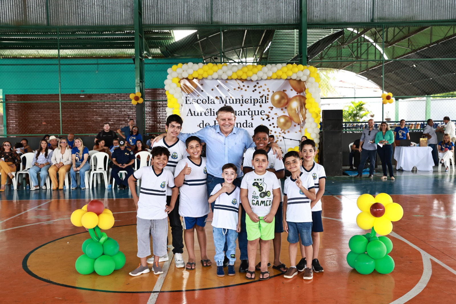Prefeito Eduardo Siqueira Campos celebra 30 anos da Escola Municipal Aurélio Buarque de Holanda