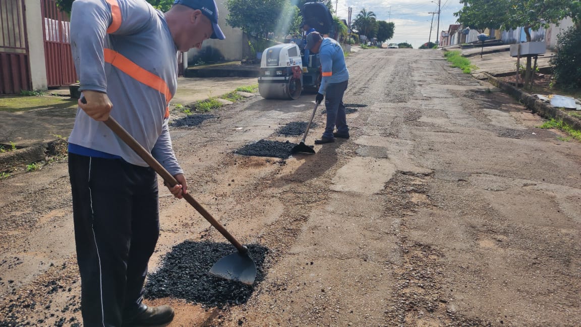 Equipes realizaram manutenção no Jardim Aureny I