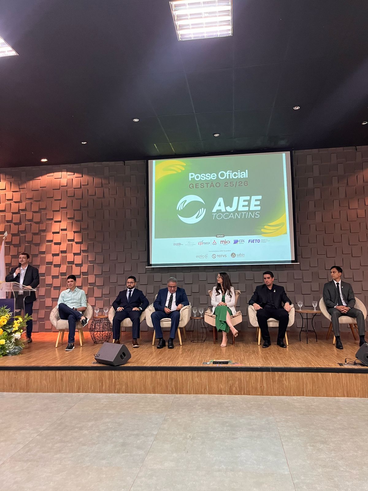 Autoridades estiveram presentes no evento.