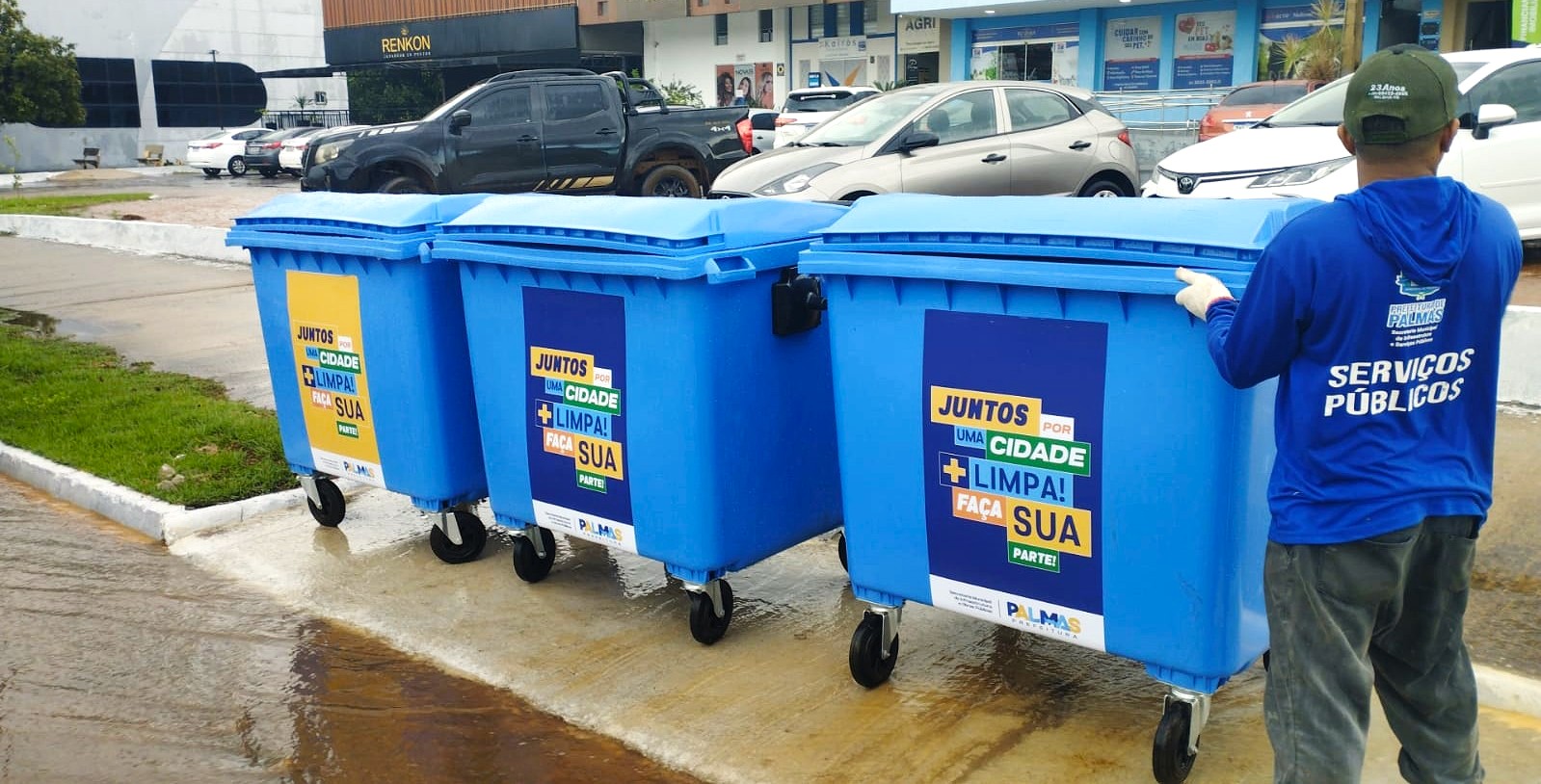 Lixeiras com recuo na avenida LO-05