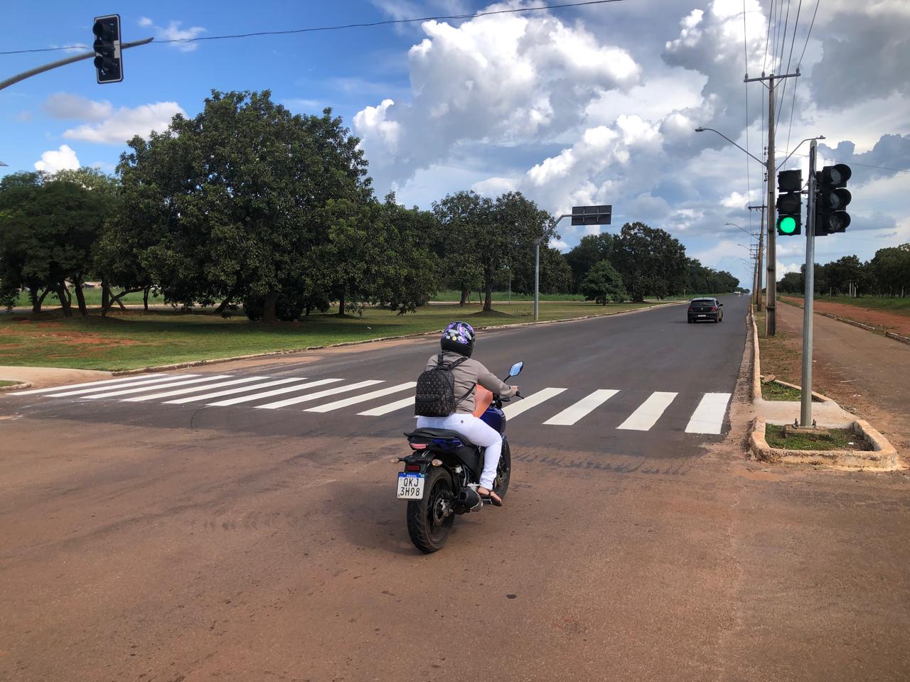 Sinalização horizontal já está sendo implantada na avenida - Foto: Divulgação