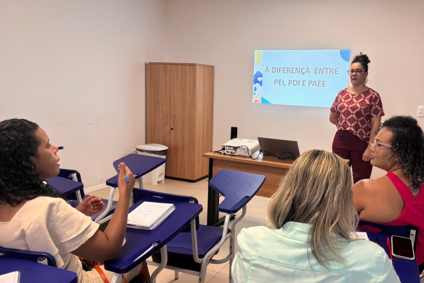 Supervisora pedagógica Joelma Martins ressalta que a formação demonstra o comprometimento da gestão com a inclusão escolar