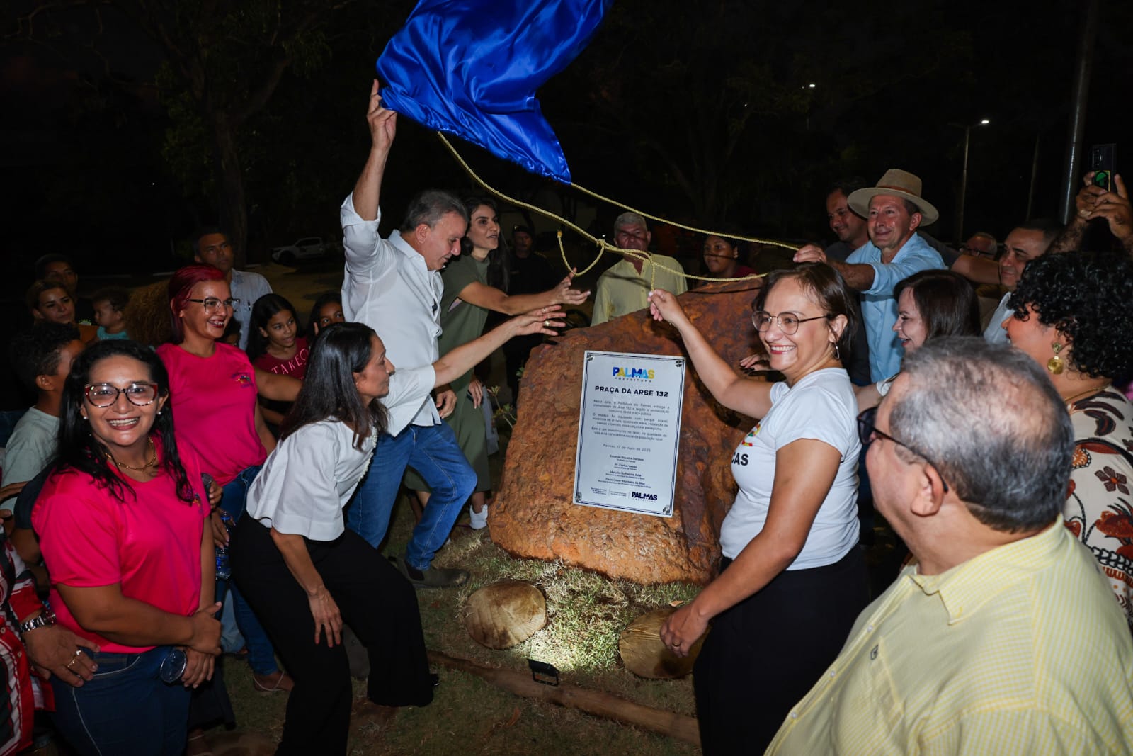 Prefeito entrega praça da Arse 132 (1306 Sul)