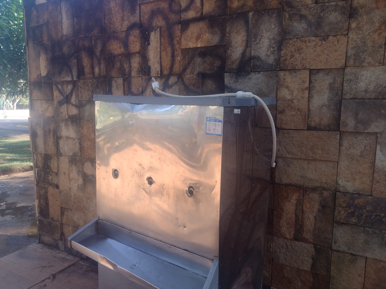 Bebedouro ficará desativado até nova substituição das torneiras