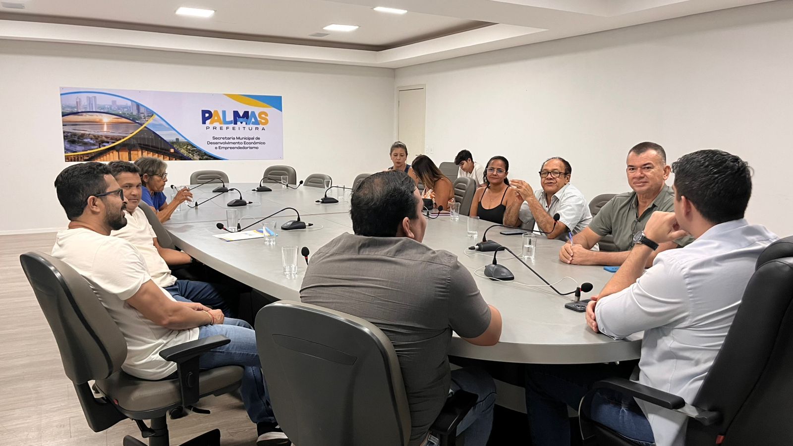 Diálogo reforça compromisso da gestão com comerciantes locais.