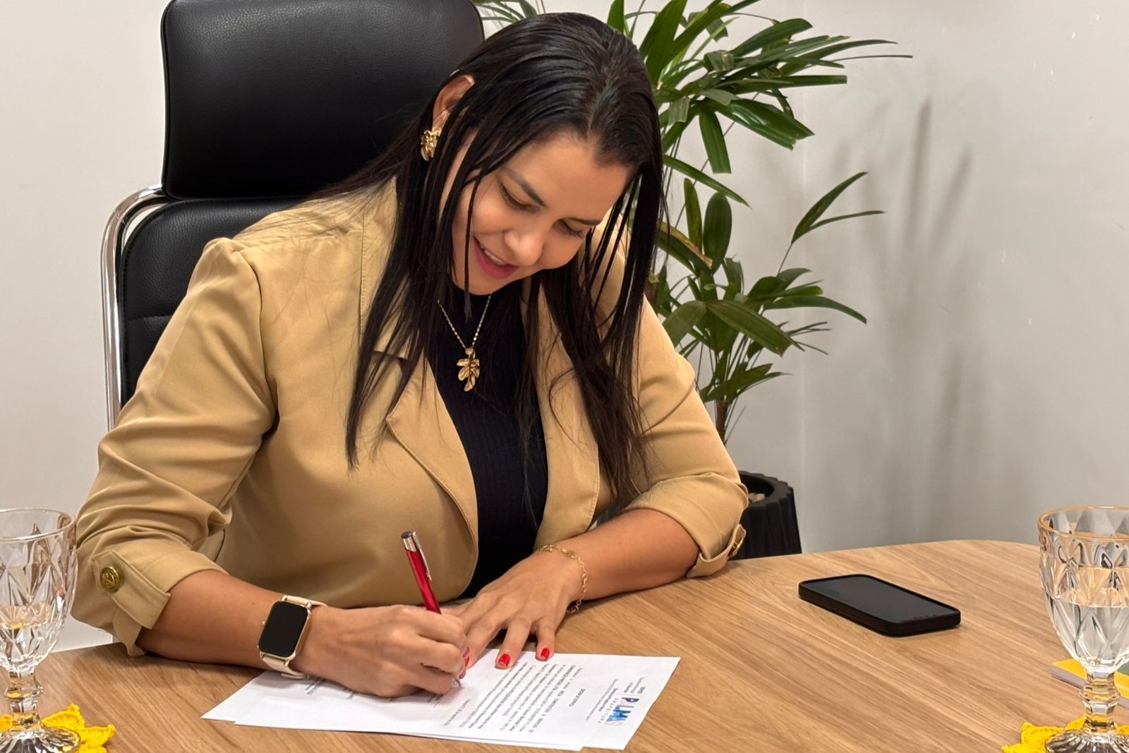 Ordem de serviço é assinada pela titular da Semed, Anice Moura
