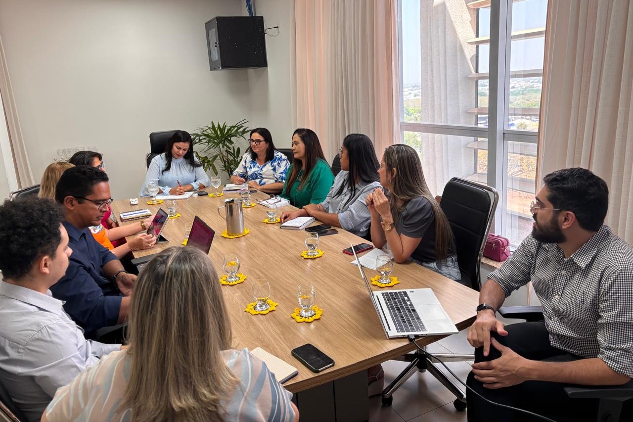 A apresentação foi feita por técnicos da Secretaria Estadual da Educação, durante reunião na sede da Semed 