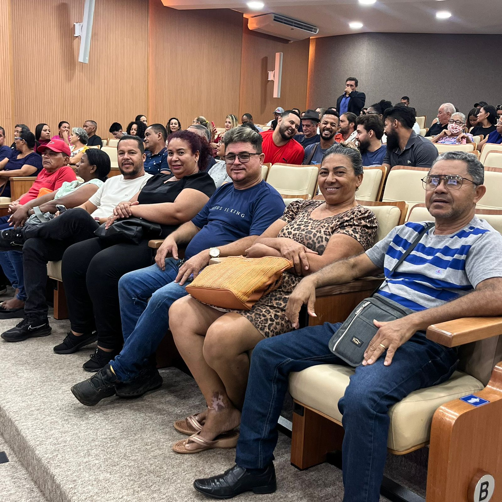 Comerciantes comemoraram o resultado do sorteio.