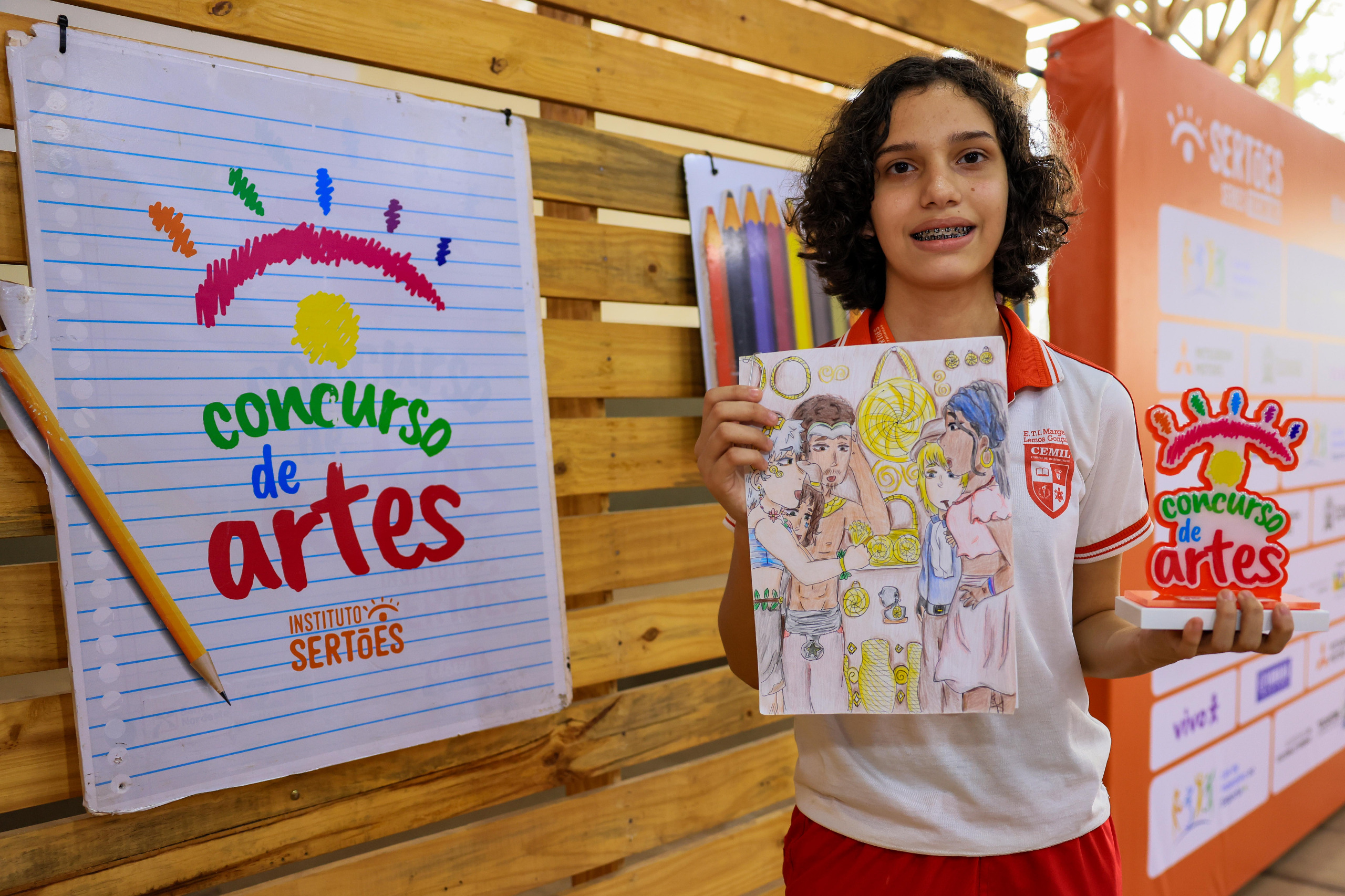 Aluna Ana Vitória Dutra Amorim, da Escola Tempo Integral (ETI) Margarida Lemos, fez referência à matéria-prima do capim dourado em  sua produção