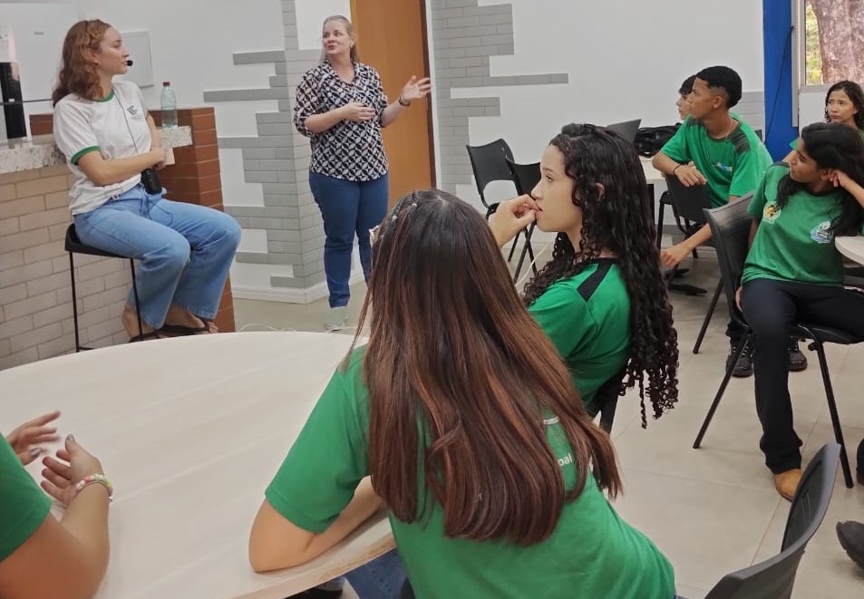 Orientadora educacional Adna da Silva considera que a imersão é um momento importante para que os jovens ampliem sua visão de possibilidades na hora de definir o próximo passo na trajetória acadêmica