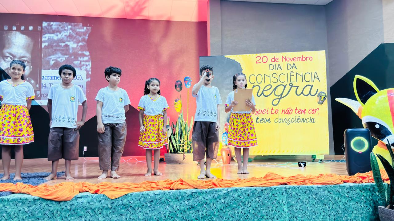 No evento, o público acompanhou uma série de atividades culturais que envolveram roda de conversa, apresentações de dança e demonstrações de maculelê e capoeira