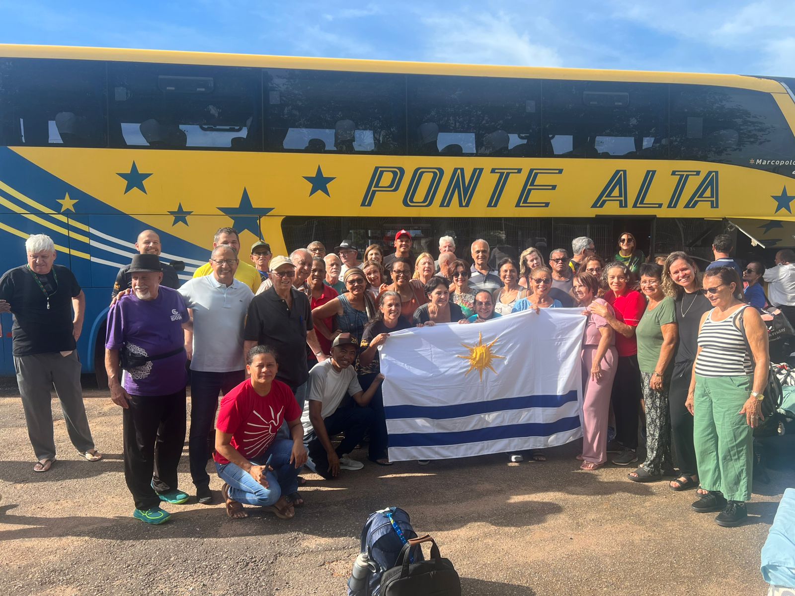 Pessoas idosas de Palmas embarcam rumo ao Campeonato Nacional de Vôlei Adaptado, em Sorriso (MT)