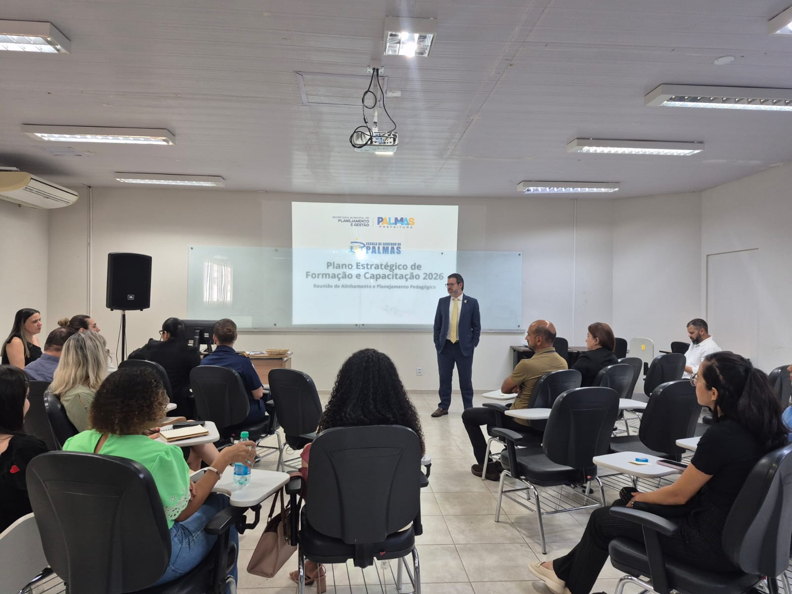 Prefeitura de Palmas define planejamento pedagógico e novas trilhas de capacitação para 2026