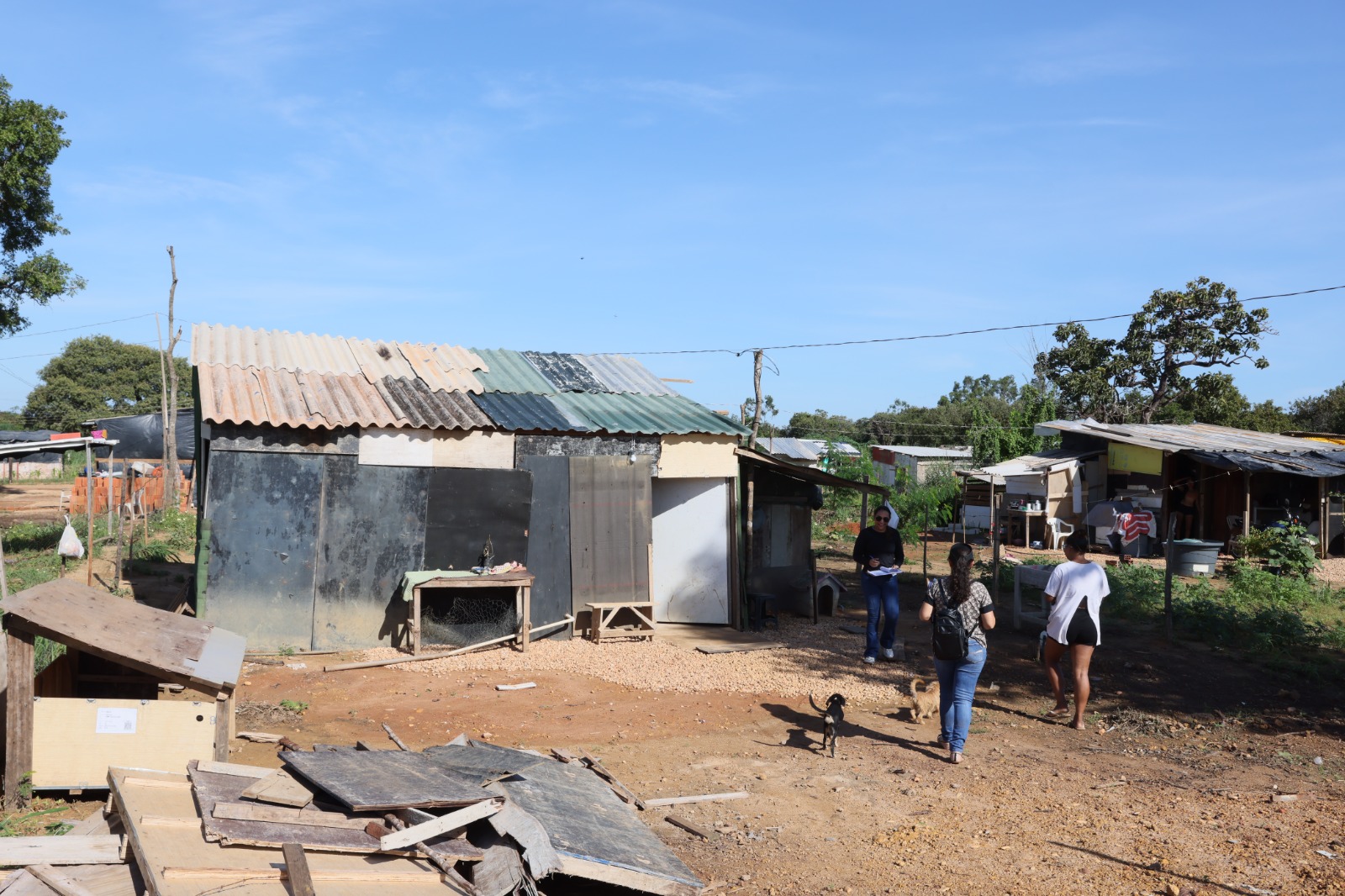 Prefeitura de Palmas realiza visitas às famílias em situação de vulnerabilidade no Setor Fumaça