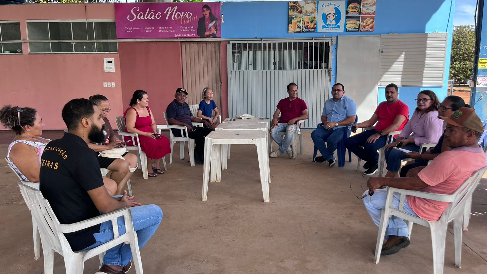 Prefeitura de Palmas discute reativação da feira coberta de Taquaruçu Grande em reunião com comerciantes locais