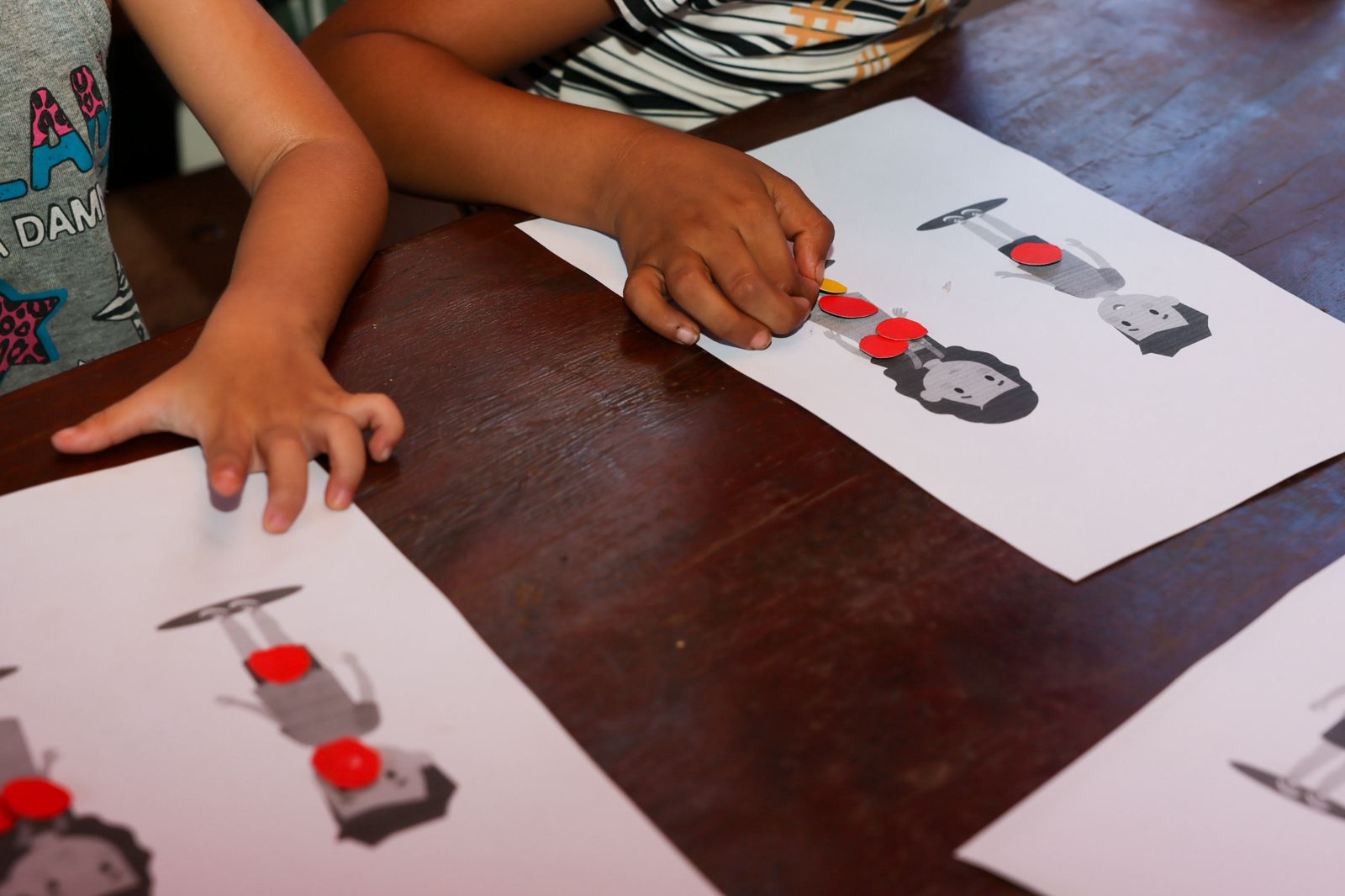 Ação educativa na Arno 43 aborda respeito e proteção do corpo a crianças e famílias
