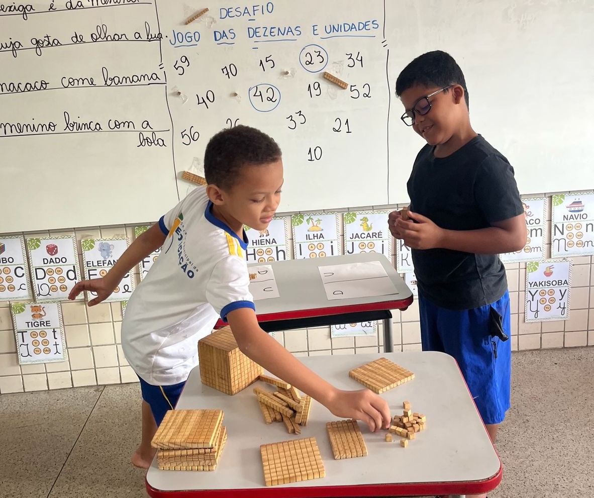 Metodologias inovadoras transformam o aprendizado de português e matemática na Escola Municipal Maria Verônica