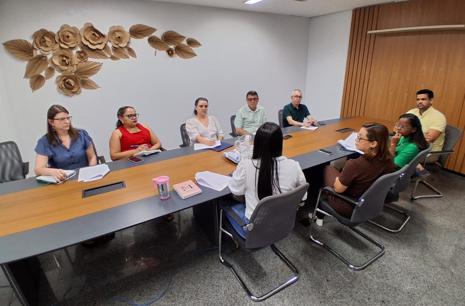 Desenvolvimento Social e Educação discutem projeto que amplia inclusão de pessoas em situação de rua