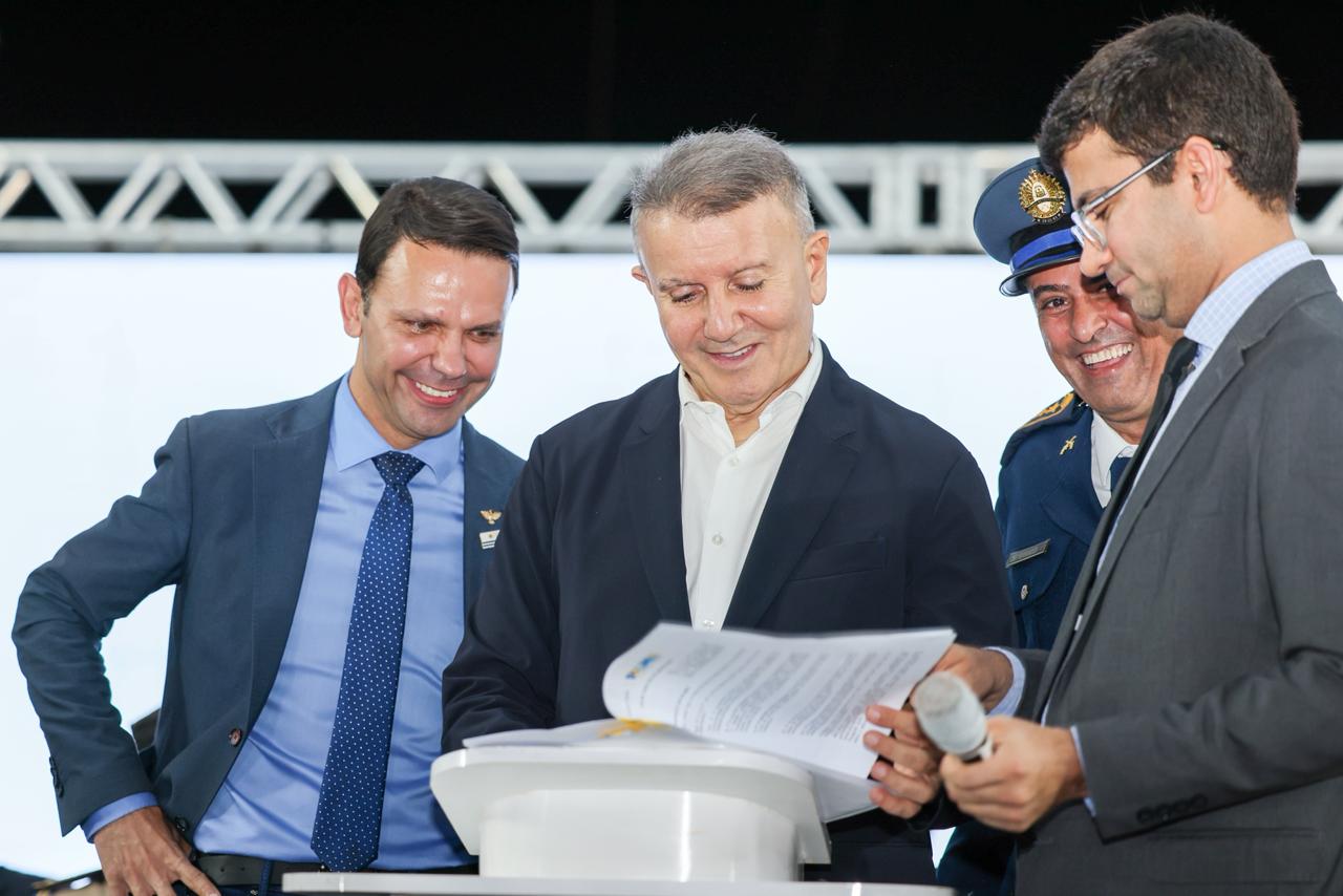 Prefeito de Palmas Eduardo Siqueira Campos sanciona Lei do Plano de Carreira, Cargos e Subsídios da GMP e convoca aprovados do concurso do Quadro Geral