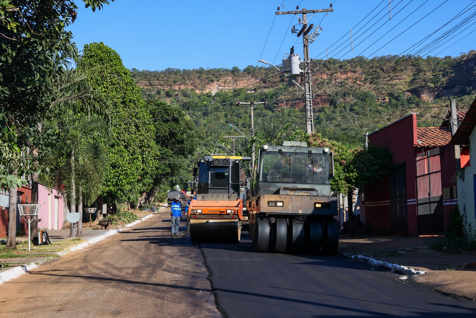 Mais ruas de Taquaruçu recebem recapeamento asfáltico em obra da Prefeitura de Palmas