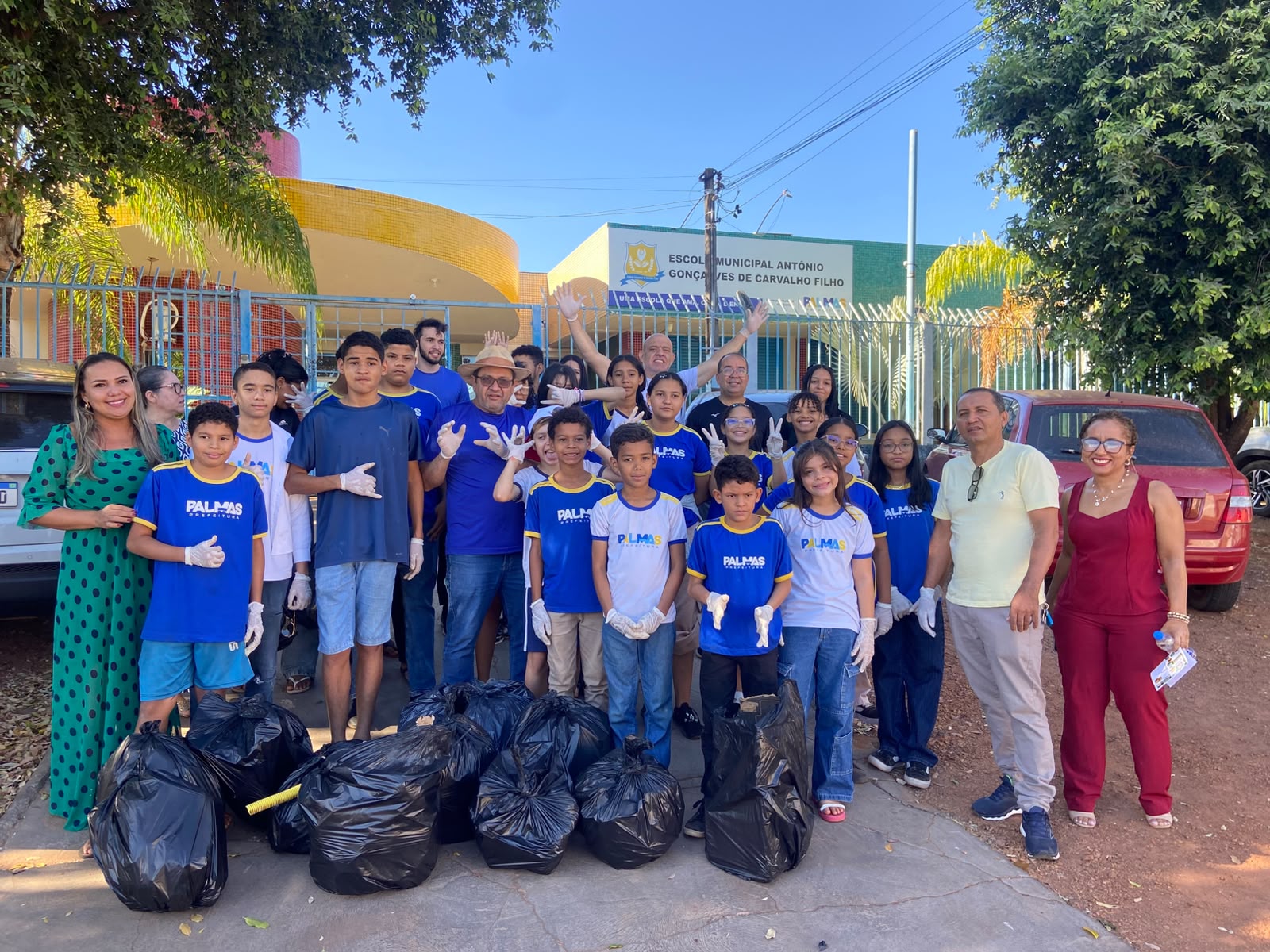 Escola Antônio Gonçalves promove ação de revitalização e conscientização ambiental