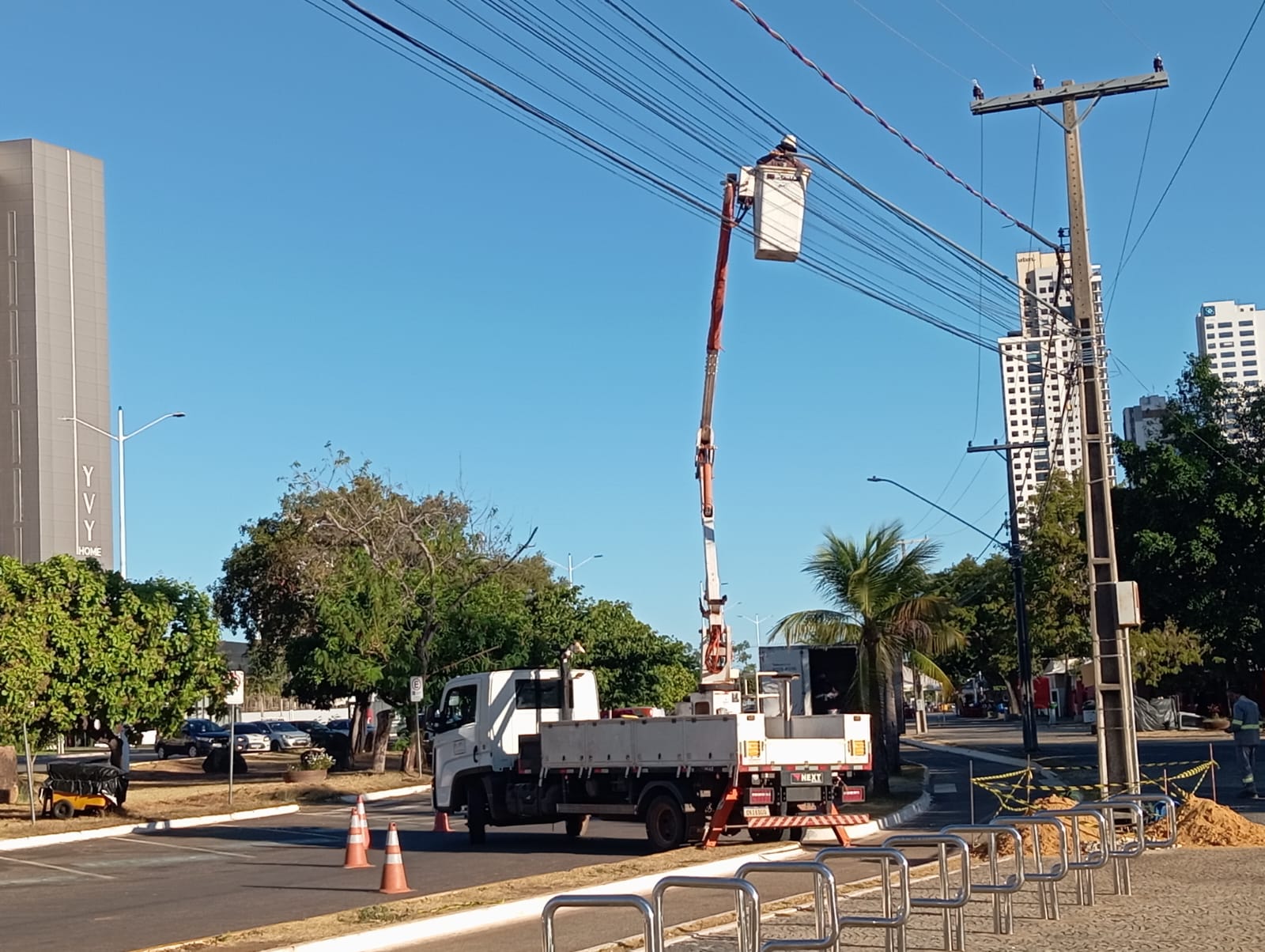 Prefeitura de Palmas intensifica manutenção da iluminação pública em acessos e praias