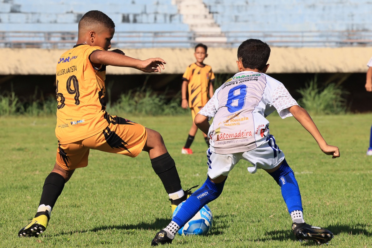 Prefeitura implantará 20 escolinhas de futebol e futsal através de projeto que unirá prática esportiva e ações de cidadania