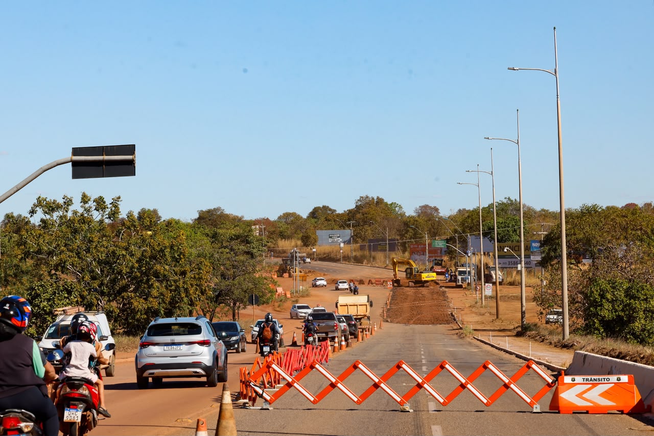 Ponte da Avenida Siqueira Campos tem número de faixas reduzido durante etapa final de obras de infraestrutura