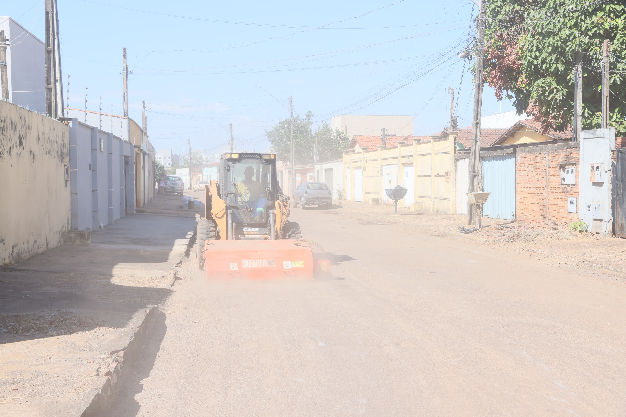 Prefeitura de Palmas inicia revitalização asfáltica em quadras da Capital