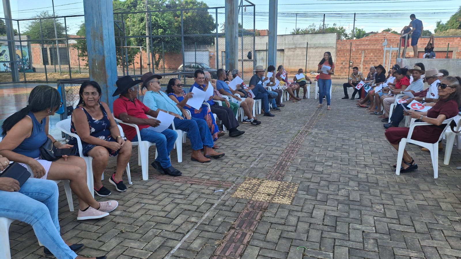 Cras Javaé promove diálogo sobre depressão com pessoas idosas do Serviço de Convivência