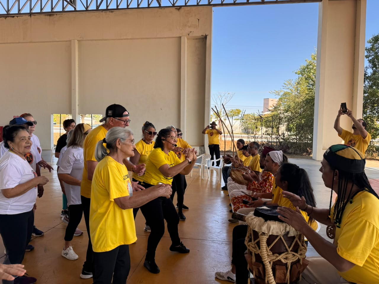 Alunos do Parque da Pessoa Idosa participam de oficina de Capoeira Angola em Palmas
