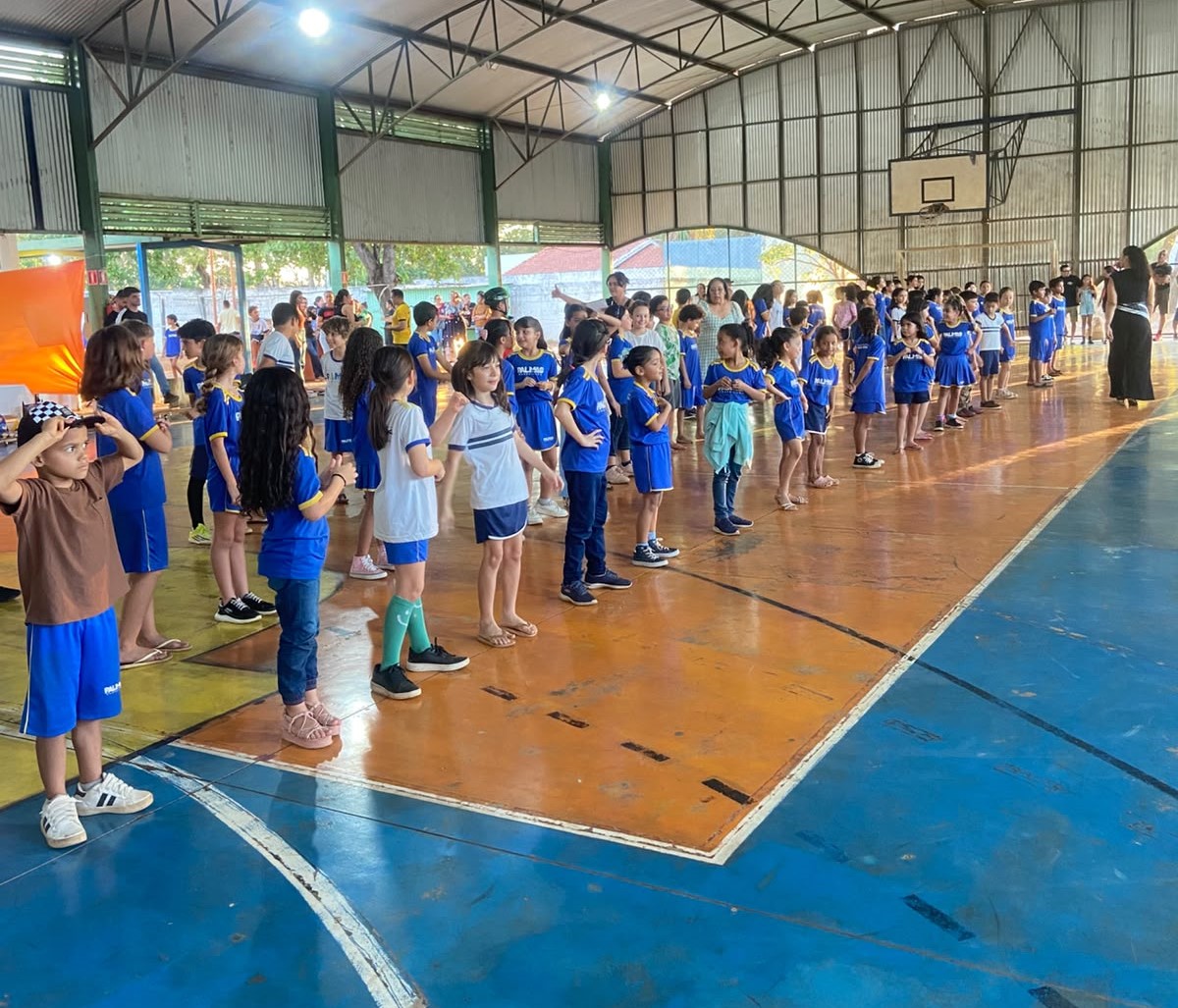 ETI Olga Benário resgata brincadeiras retrô e promove integração entre pais e alunos