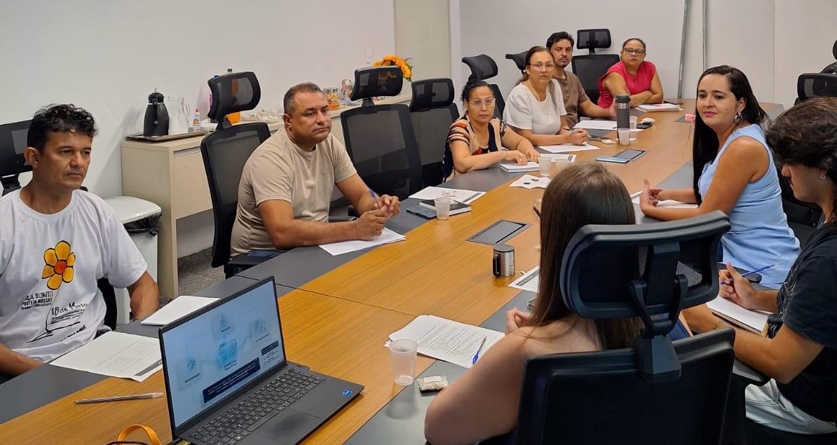 Desenvolvimento Social promove oficina sobre uso de inteligência artificial para equipes da Alta Complexidade