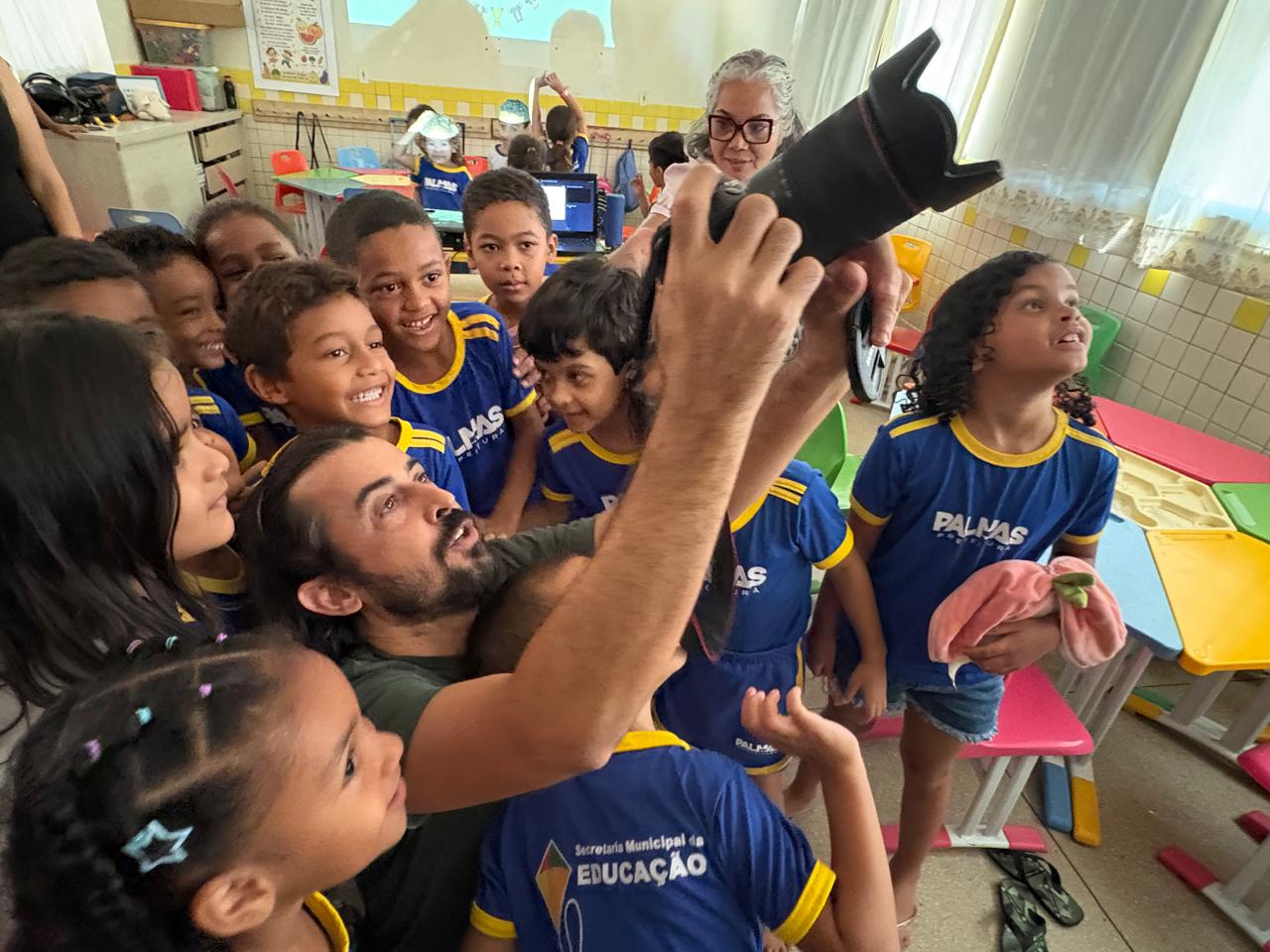 Do clique à descoberta: fotógrafo de Palmas leva crianças do Cmei Sementinhas do Saber a uma nova forma de olhar o mundo