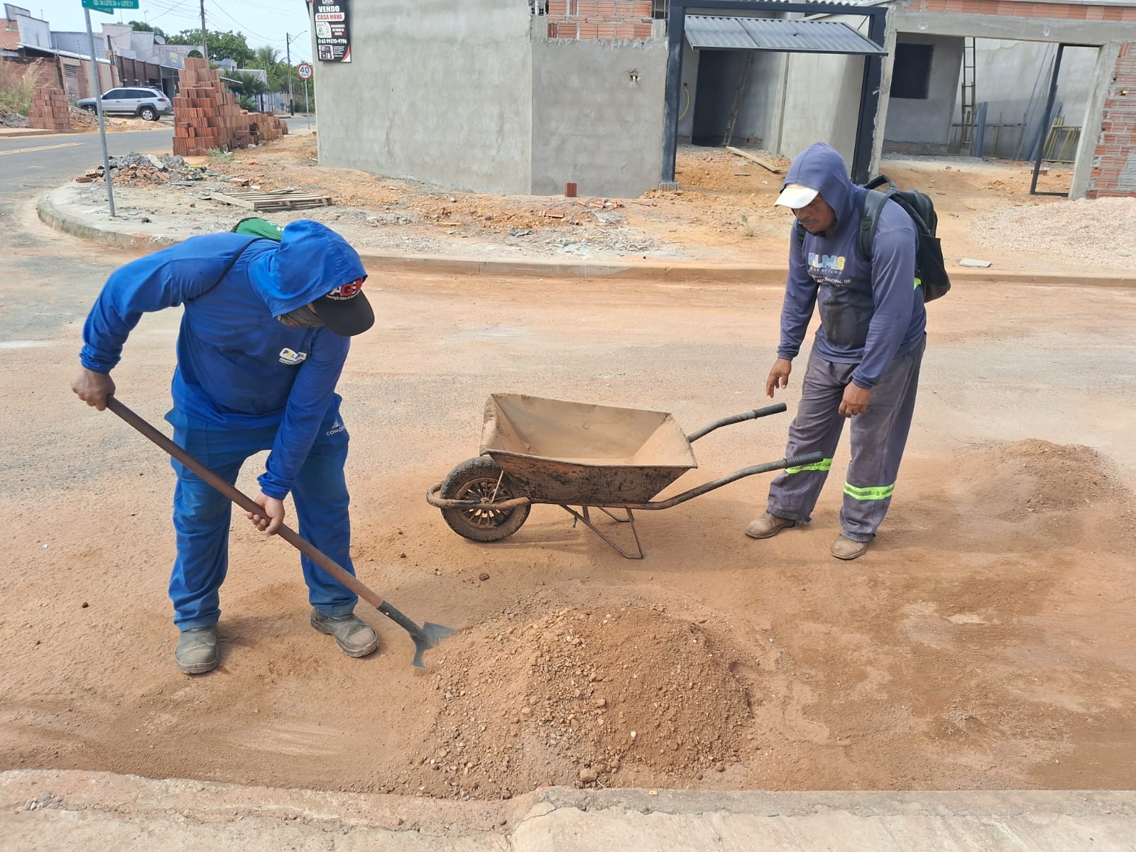 Prefeitura realiza limpeza de avenidas e manutenção de espaços verdes da Capital