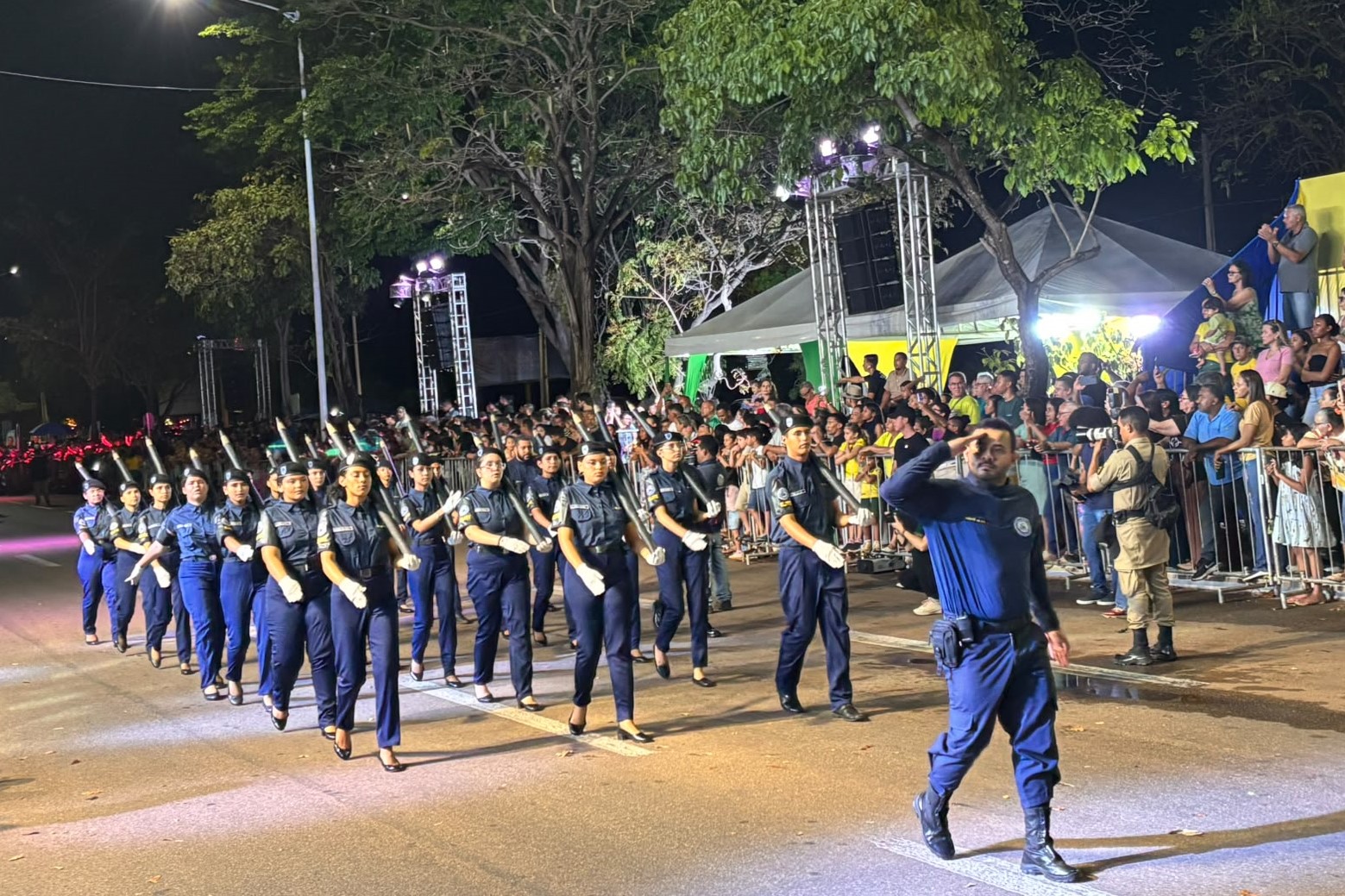 Com o tema ‘Educação que ensina, paz que transforma’, ETIs da rede municipal de ensino desfilam no 7 de Setembro
