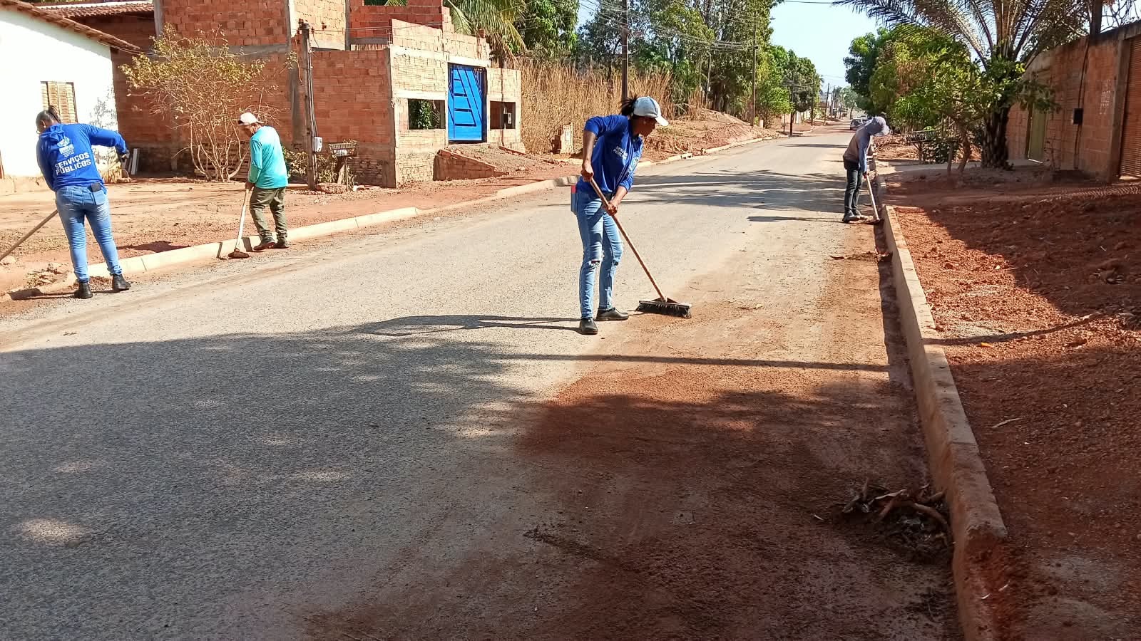 Zeladoria Urbana de Palmas leva serviços de limpeza e manutenção a 16 locais da cidade nesta quarta-feira, 9