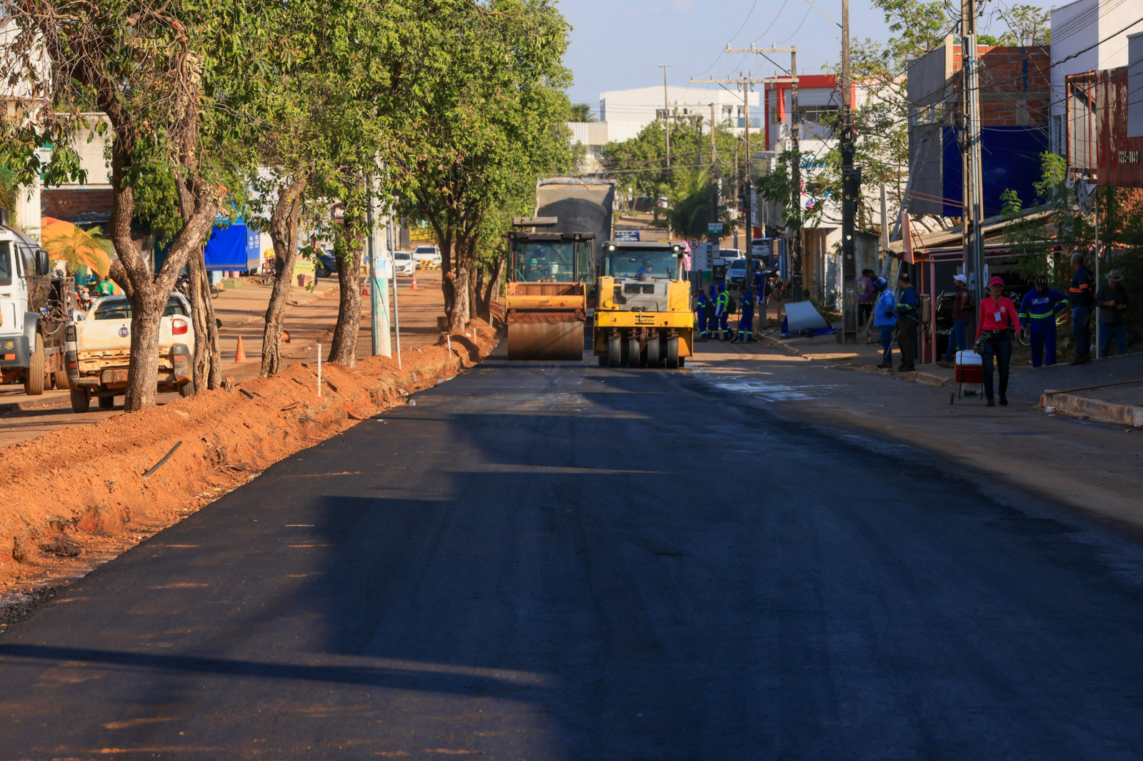 Primeiro trecho da requalificação da Avenida Tocantins recebe pavimentação para liberação do tráfego