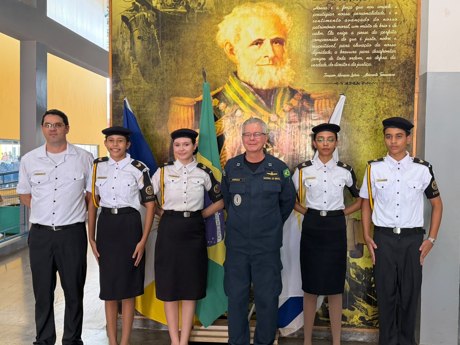 ETI Almirante Tamandaré recebe visita do diretor geral da Marinha do Brasil